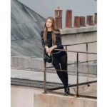 Chanel Women Metal & Glass Strass Gold Blue & Crystal Belt - Imagen 7