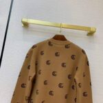 Gucci Men Double G Jacquard Wool V-Neck Sweater Camel and Brown - immagine 6