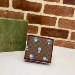 Gucci Unisex Doraemon x Gucci Bi-Fold Wallet Beige/Ebony Mini GG Supreme Canvas - immagine 2