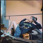 Gucci Women Disney x Gucci Donald Duck Hooded Sweatshirt Fixed Hood Oversize Fit Cotton - Imagen 11