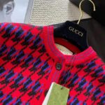 Gucci Women Houndstooth Wool Cropped Cardigan Crew Neck Red and Black - Imagen 6