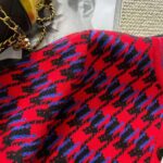 Gucci Women Houndstooth Wool Cropped Cardigan Crew Neck Red and Black - Imagen 7