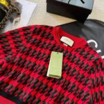 Gucci Women Houndstooth Wool Cropped Sweater Crew Neck Cropped Shape Red and Black - Image 4