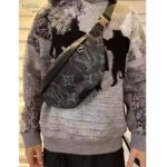 Louis Vuitton LV Unisex Discovery Bumbag Monogram Pastel Noir Coated Canvas – Bild 6