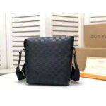 Louis Vuitton LV Unisex Discovery Messenger BB Damier Infini Cowhide Leather-Black - Image 3