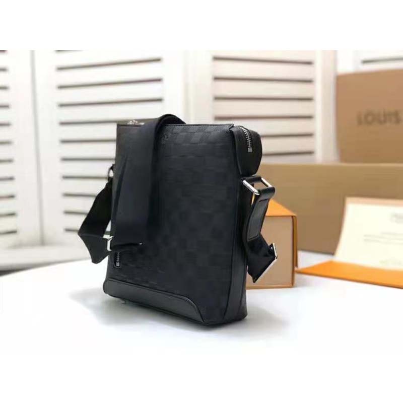 LOUIS VUITTON DISCOVERY MESSENGER BB BLACK DAMIER CANVAS SHW MICROCHIP -  bagnifiquethailand