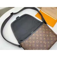 Louis Vuitton LV Unisex Magnetic Messenger Bag Monogram Coated Canvas-Brown