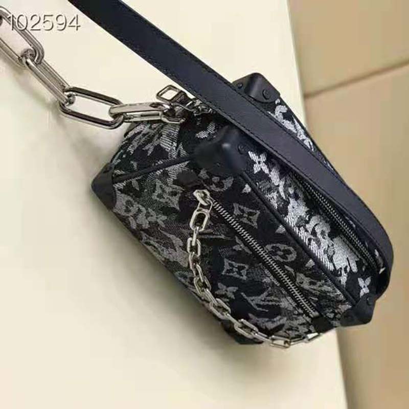 Soft trunk mini cloth bag Louis Vuitton Navy in Cloth - 33668834