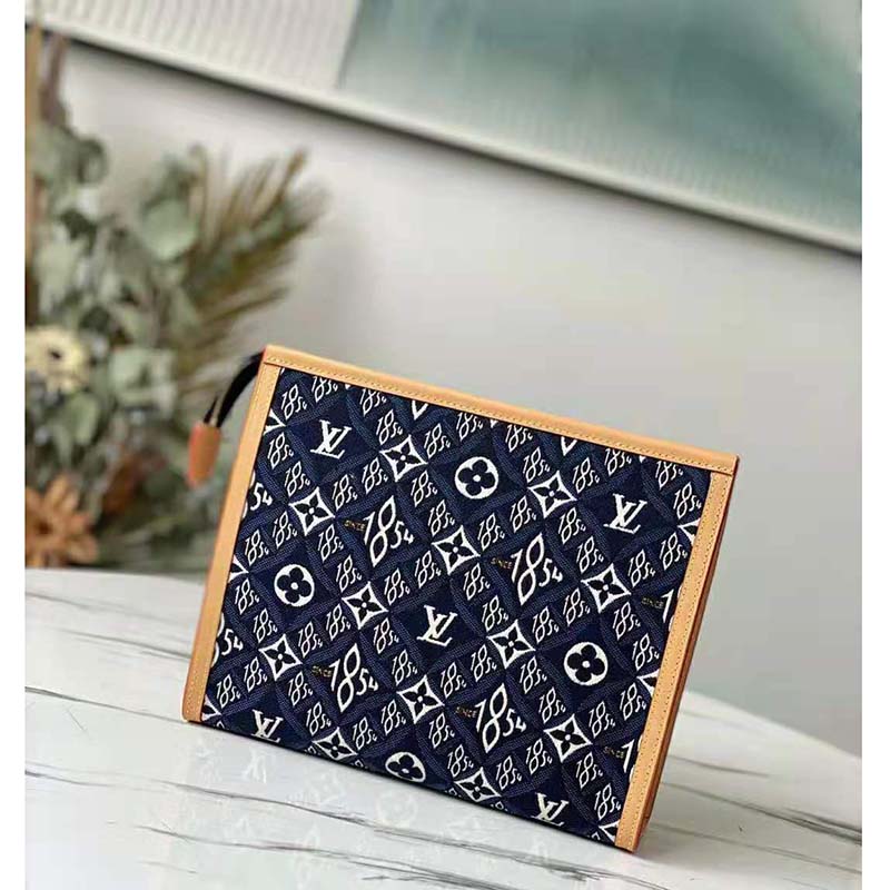 LOUIS VUITTON Vintage Monogram Toiletry Pouch 26 – Collections Couture