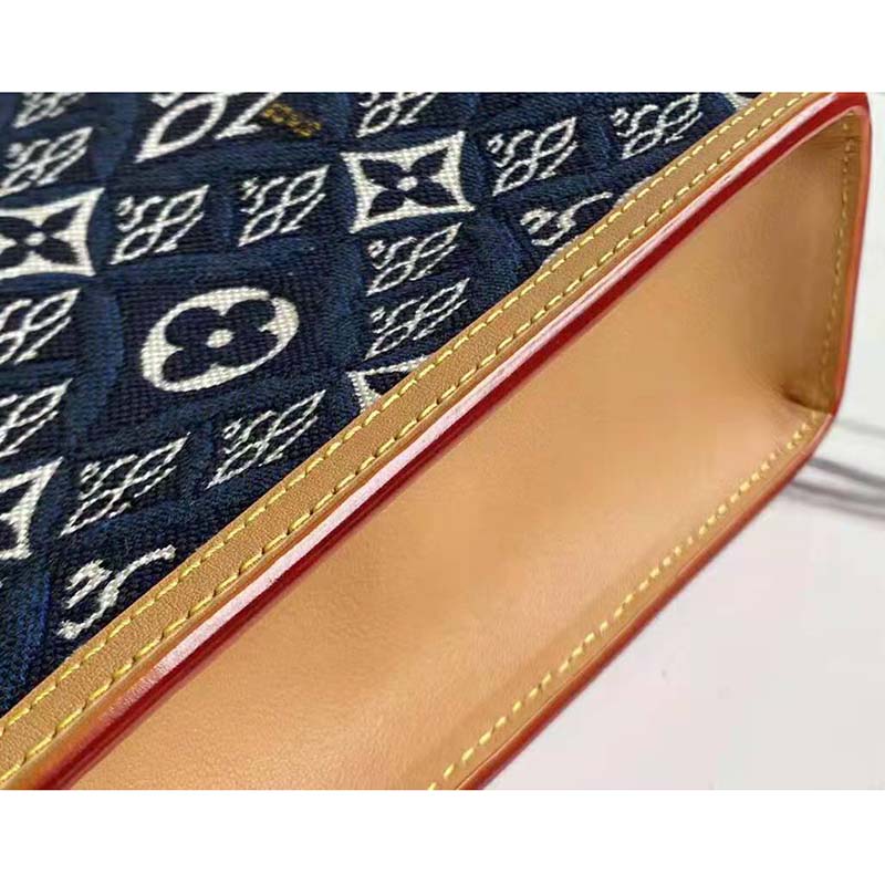 LOUIS VUITTON Vintage Monogram Toiletry Pouch 26 – Collections Couture