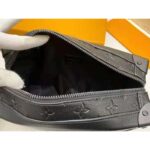 Louis Vuitton LV Unisex Soft Trunk Bag Black-On-Black Monogram-Embossed Taurillon Leather - Imagen 7