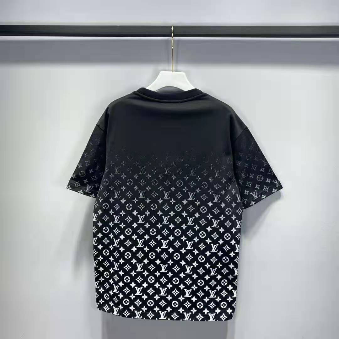 LOUIS VUITTON LVSE MONOGRAM GRADIENT T-SHIRT in Black SIZE USA M