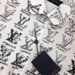 Louis Vuitton Women Placed Graphic Shirt LV Cartoons Cotton Regular Fit-White - immagine 8