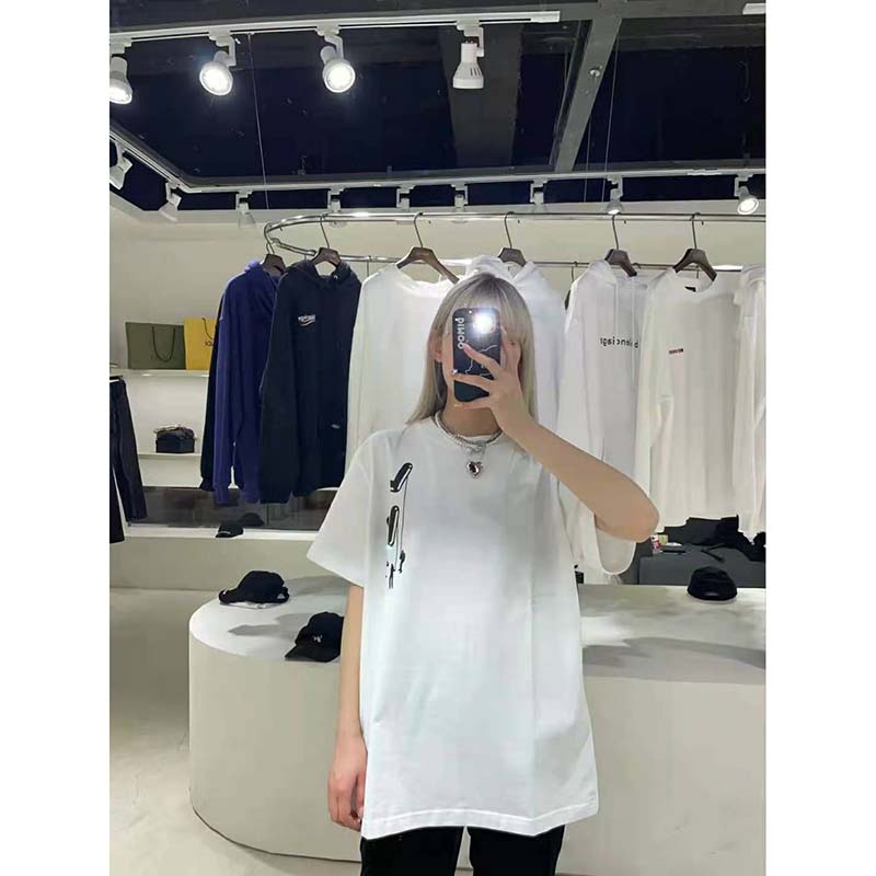 Lumo Order - Louis Vuitton Floating LV Printed T-Shirt