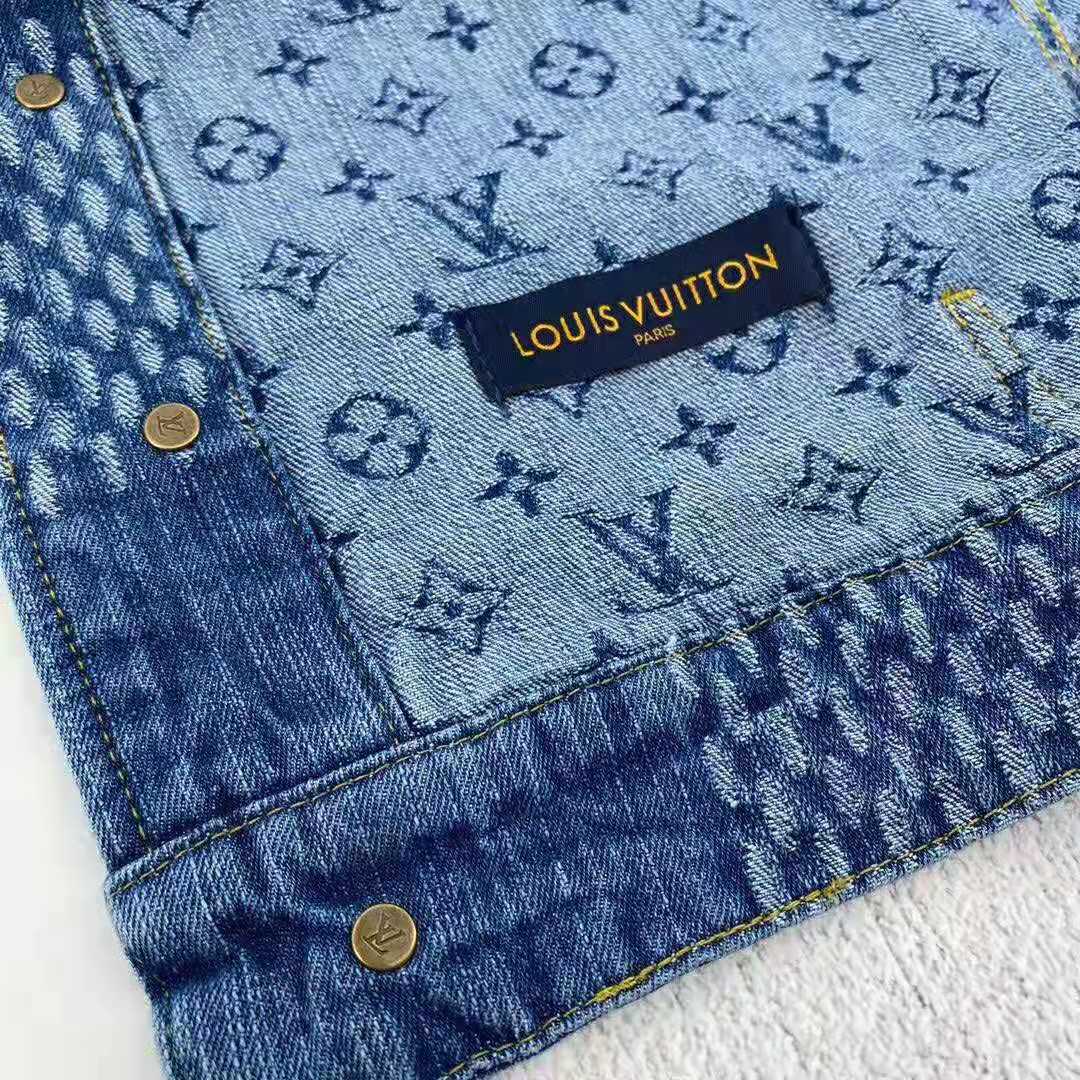 Louis Vuitton LV x YK Faces Patches Fitted Denim Jacket Blue. Size 36