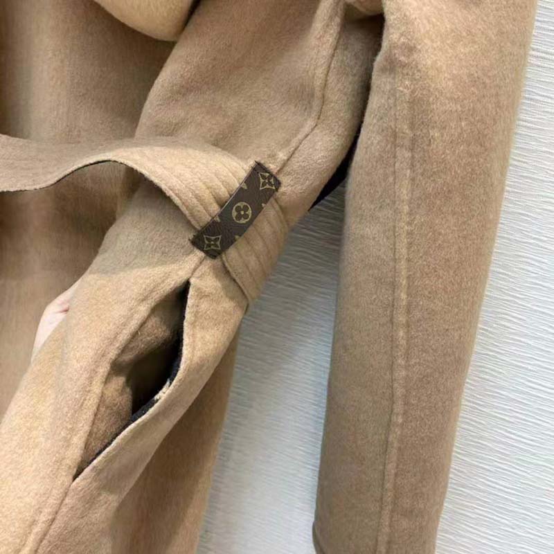 Louis Vuitton Giant Monogram Hooded Wrap Coat Beige Wool ref.241871 - Joli  Closet