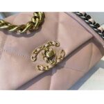 Chanel Women Chanel 19 Flap Bag Lambskin Gold Silver-Tone Ruthenium-Finish Metal Light Pink - Imagen 6