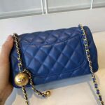 Chanel Women Mini Flap Bag Lambskin & Gold-Tone Metal Blue - Bild 5