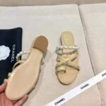 Chanel Women Mules Kid Suede & Pearls Beige 1.5 cm Heel – Bild 9