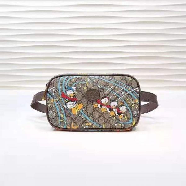 Gucci Unisex Disney x Gucci Donald Duck Print Belt Bag Leather Interlocking G (10)
