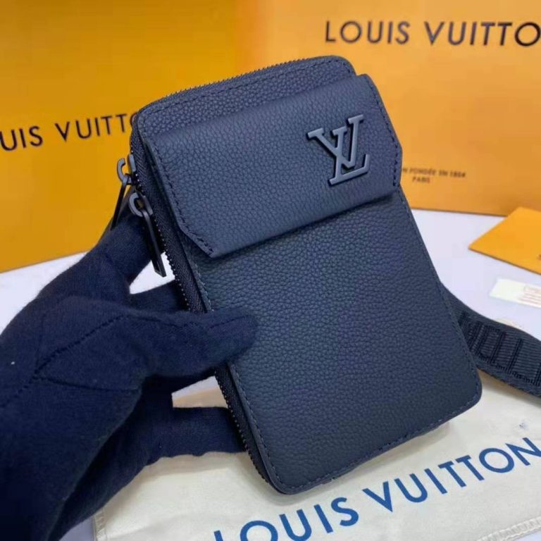 Louis Vuitton LV Unisex Aerogram Phone Pouch Black Grained Calf Cowhide ...