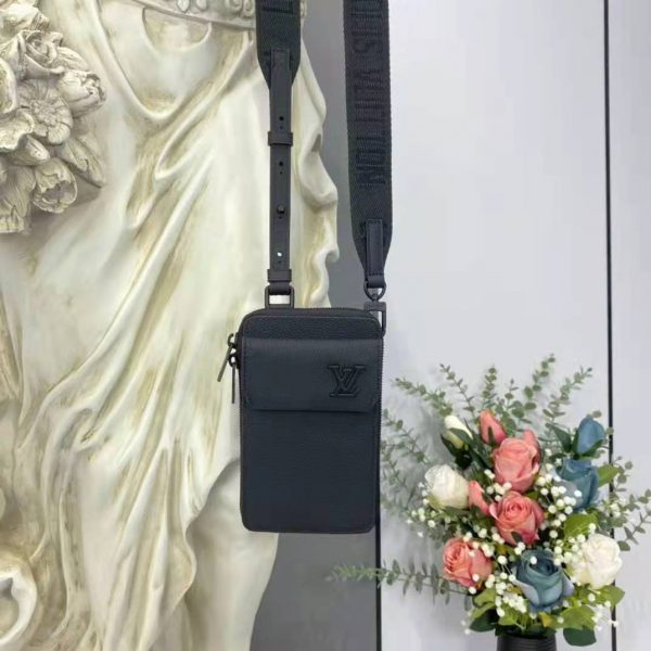 Louis Vuitton LV Unisex Aerogram Phone Pouch Black Grained Calf Cowhide Leather (4)