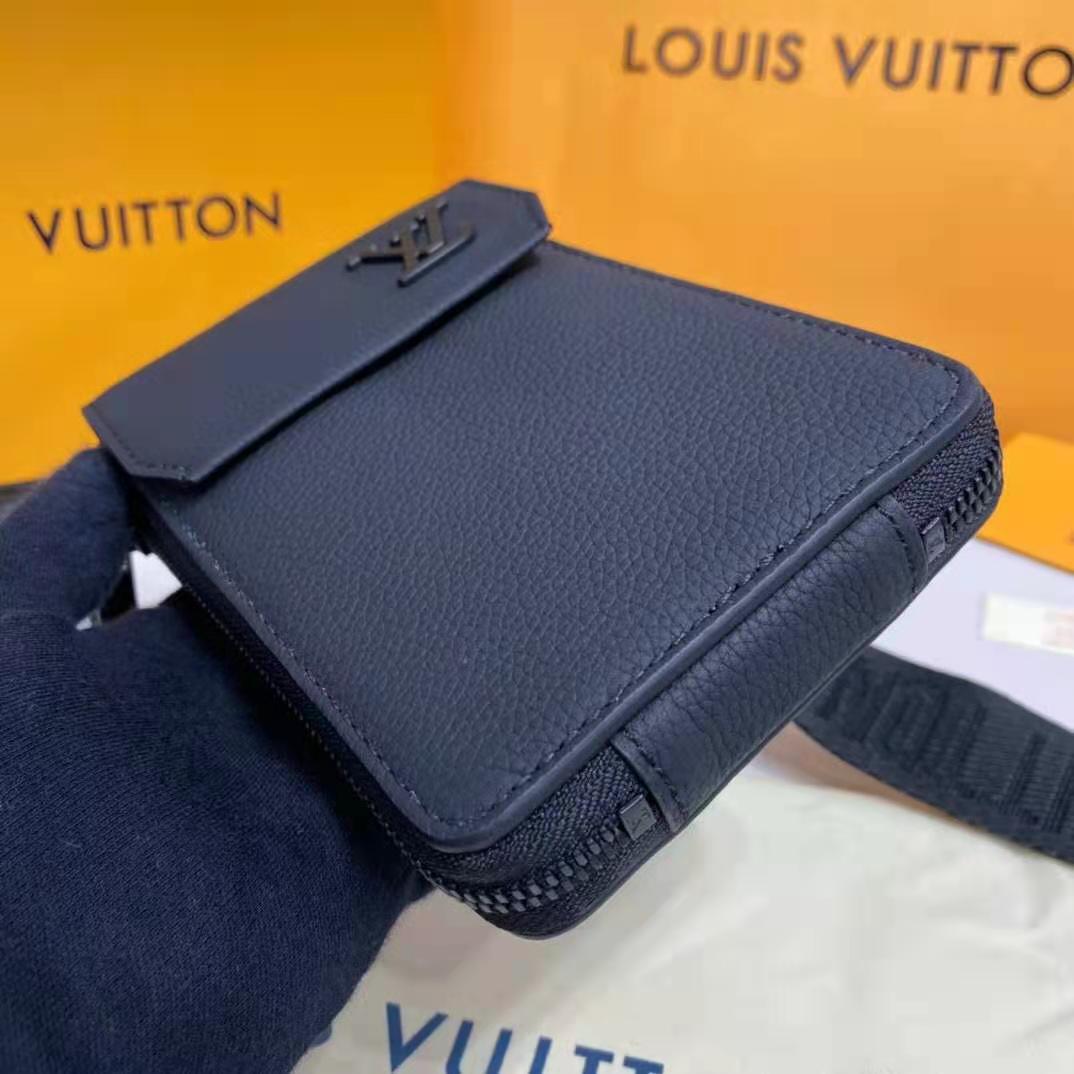 LOUIS VUITTON Grained Calfskin Aerogram Key Pouch Black 1261183