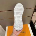 Louis Vuitton Men Run Away Sneaker White Mix of Materials Monogram Flowers - Bild 10