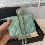 Chanel Women Flap Coin Purse Chain Iridescent Grained Calfskin Imitation Pearls Green – Bild 5