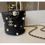 Chanel Women Mini Drawstring Bag Lambskin Imitation Pearls & Gold-Tone Metal Black - Imagen 2