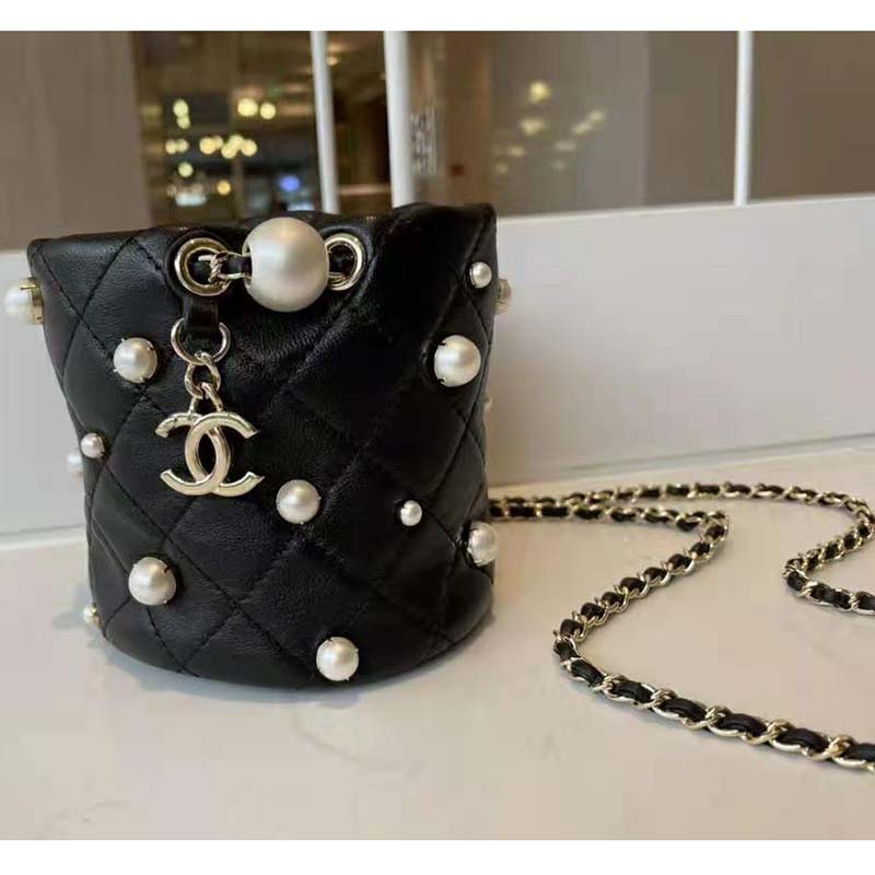 chanel bag with pearl handle