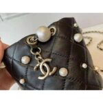 Chanel Women Mini Drawstring Bag Lambskin Imitation Pearls & Gold-Tone Metal Black - Imagen 7