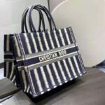 Dior Women Book Tote Blue D-Stripes 'Christian Dior' Embroidery - Imagen 6