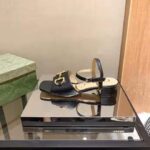 Gucci GG Women's Sandal with Horsebit Black Leather Ankle Buckle Closure - Bild 2