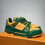 Louis Vuitton LV Unisex LV Trainer Sneaker Green Monogram-Embossed Grained Calf Leather – Bild 3
