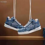 Louis Vuitton Unisex LV Trainer Sneaker Blue Monogram Denim Flowers Rubber LV Initials - Imagen 3