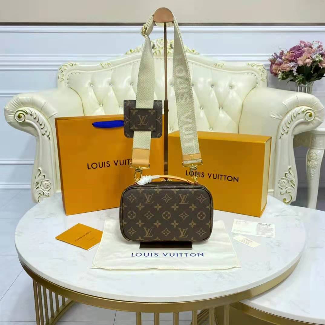 Shop Louis Vuitton Monogram Unisex Bag in Bag Chain Leather Logo Clutches  by CITYMONOSHOP