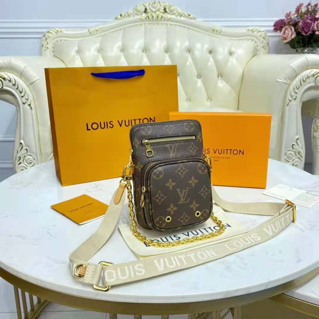 LOUIS VUITTON Monogram Utility Phone Sleeve 1245111