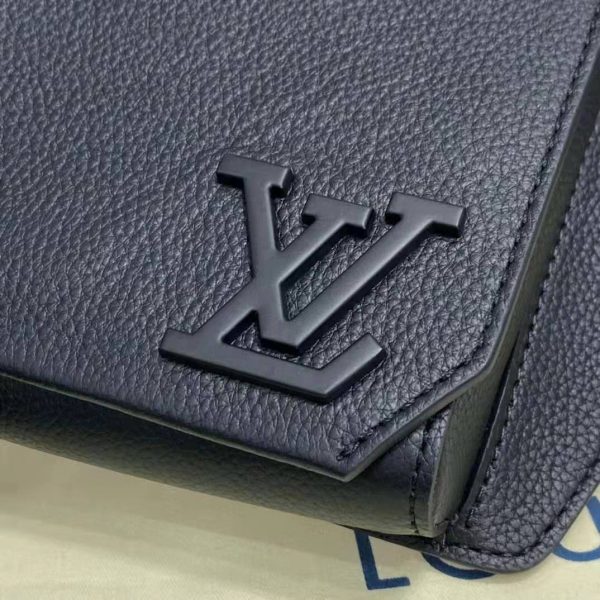 Louis Vuitton LV Unisex Aerogram Slingbag Black Grained Calf Leather (11)