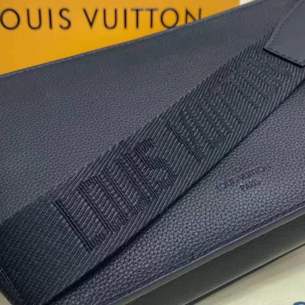 Louis Vuitton LV Unisex Aerogram Slingbag Black Grained Calf Leather (12)