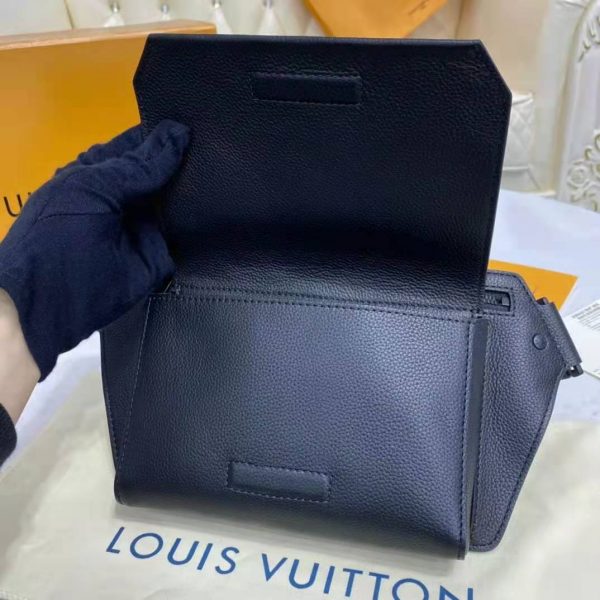 Louis Vuitton LV Unisex Aerogram Slingbag Black Grained Calf Leather (16)