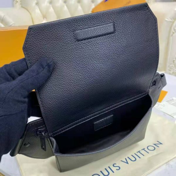 Louis Vuitton LV Unisex Aerogram Slingbag Black Grained Calf Leather (2)