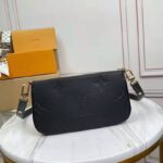 Louis Vuitton LV Unisex Black Multi Pochette Accessoires Embossed Supple Grained Cowhide - Imagen 4
