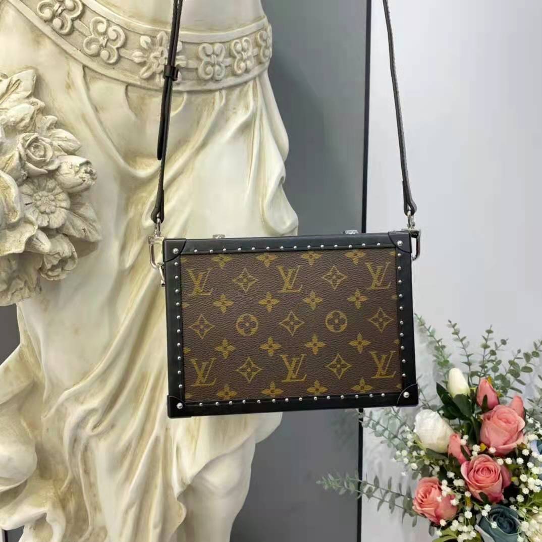 Louis Vuitton, Clutch Box in Monogram Titanium