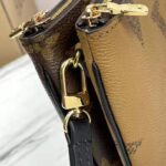 Louis Vuitton LV Unisex Double Zip Pochette Monogram Giant Reverse Monogram Coated Canvas - immagine 9