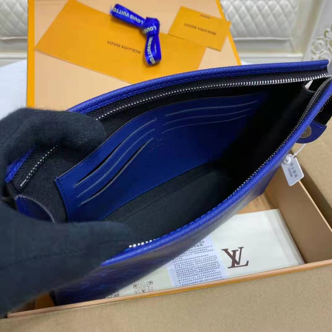 Black Louis Vuitton Taiga Pochette Voyage MM Clutch Bag – Designer Revival