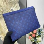 Louis Vuitton LV Unisex Pochette Voyage MM Taiga Cowhide Leather Monogram Eclipse Coated Canvas - Bild 5