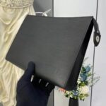 Louis Vuitton LV Unisex Pochette Voyage MM Taiga Leather Zip Closing System – Bild 8