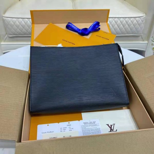 Louis Vuitton LV Unisex Pochette Voyage MM Taiga Leather Zip Closing System (6)