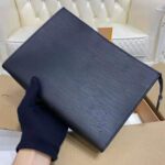 Louis Vuitton LV Unisex Pochette Voyage MM Taiga Leather Zip Closing System – Bild 7